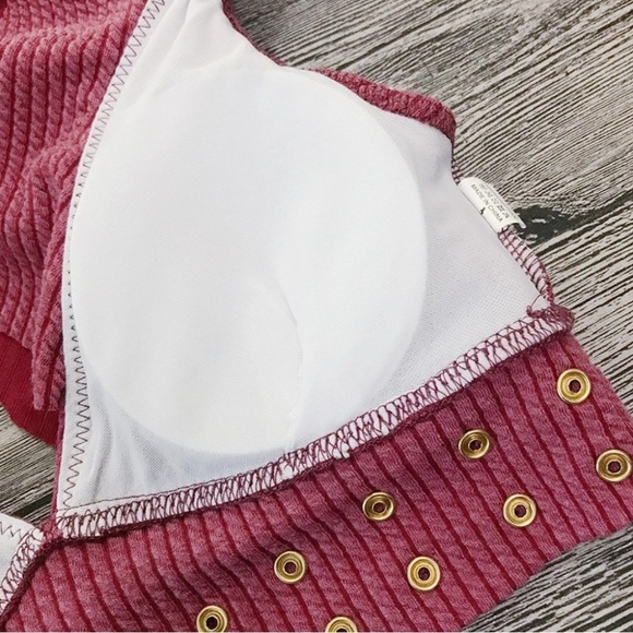 New Red Ruffle Top and Skirted Bottom Bikini Set - Picture 6 of 8